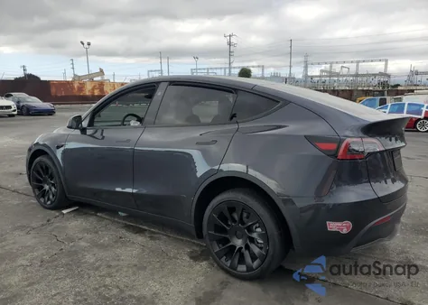 2024 Tesla Model Y from USA, damaged, VIN 7SAYGDED3RF096533